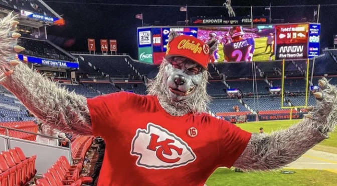 In a Year of Crazy NFL Stories, This is One of Them – Werewolf Robs Bank